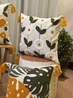 Bohem Tarzı Beyaz Zemin Üzerine Örgü/Düğüm Nakışlı Dekoratif Yastık