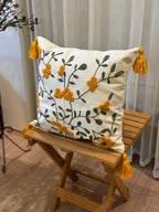 Bohem Tarzı Beyaz Zemin Üzerine Örgü/Düğüm Nakışlı Dekoratif Yastık