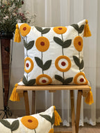 Bohem Tarzı Beyaz Zemin Üzerine Örgü/Düğüm Nakışlı Dekoratif Yastık