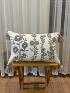 Bohem Tarzı Beyaz Zemin Üzerine Örgü/Düğüm Nakışlı Dekoratif Yastık