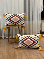 Bohem Tarzı Beyaz Zemin Üzerine Örgü/Düğüm Nakışlı Dekoratif Yastık