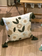 Bohem Tarzı Beyaz Zemin Üzerine Örgü/Düğüm Nakışlı Dekoratif Yastık