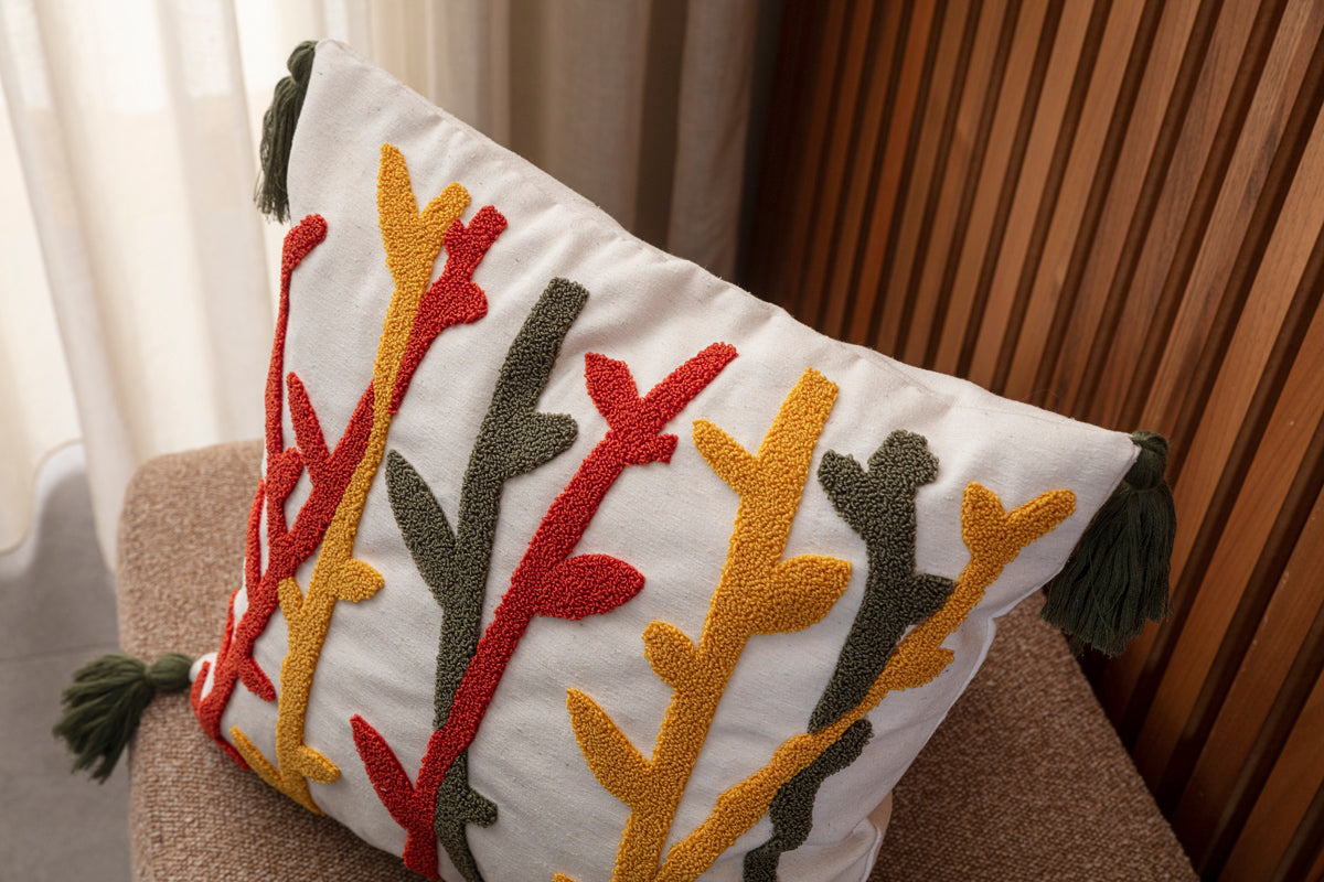 Bohem Tarzı Beyaz Zemin Üzerine Örgü/Düğüm Nakışlı Dekoratif Yastık