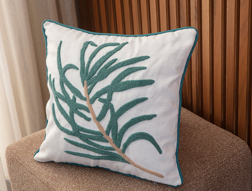 Bohem Tarzı Beyaz Zemin Üzerine Örgü/Düğüm Nakışlı Dekoratif Yastık