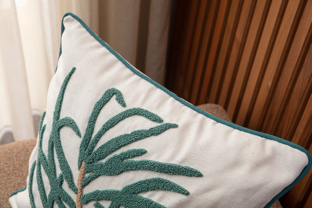 Bohem Tarzı Beyaz Zemin Üzerine Örgü/Düğüm Nakışlı Dekoratif Yastık