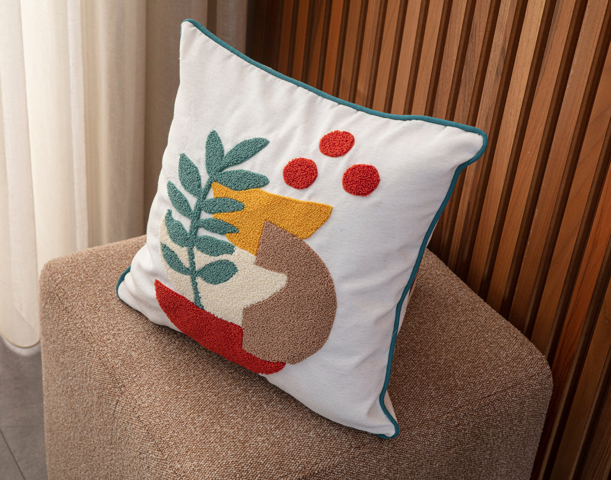 Bohem Tarzı Beyaz Zemin Üzerine Örgü/Düğüm Nakışlı Dekoratif Yastık