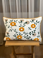 Bohem Tarzı Beyaz Zemin Üzerine Örgü/Düğüm Nakışlı Dekoratif Yastık