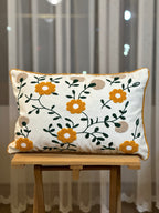 Bohem Tarzı Beyaz Zemin Üzerine Örgü/Düğüm Nakışlı Dekoratif Yastık