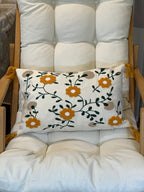 Bohem Tarzı Beyaz Zemin Üzerine Örgü/Düğüm Nakışlı Dekoratif Yastık