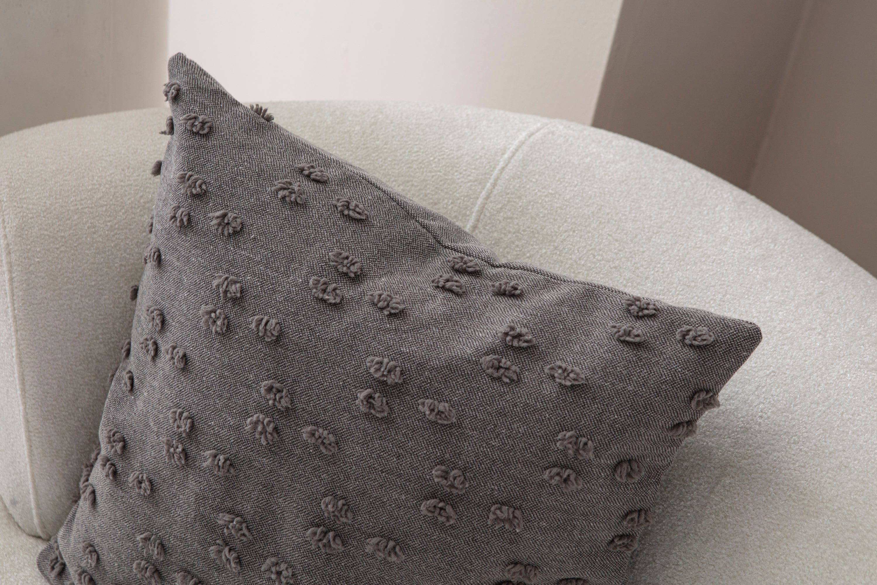 Puantiye çiçeği Kırlent Kılıfı - Puantiye Dokulu Dekoratif Yastık