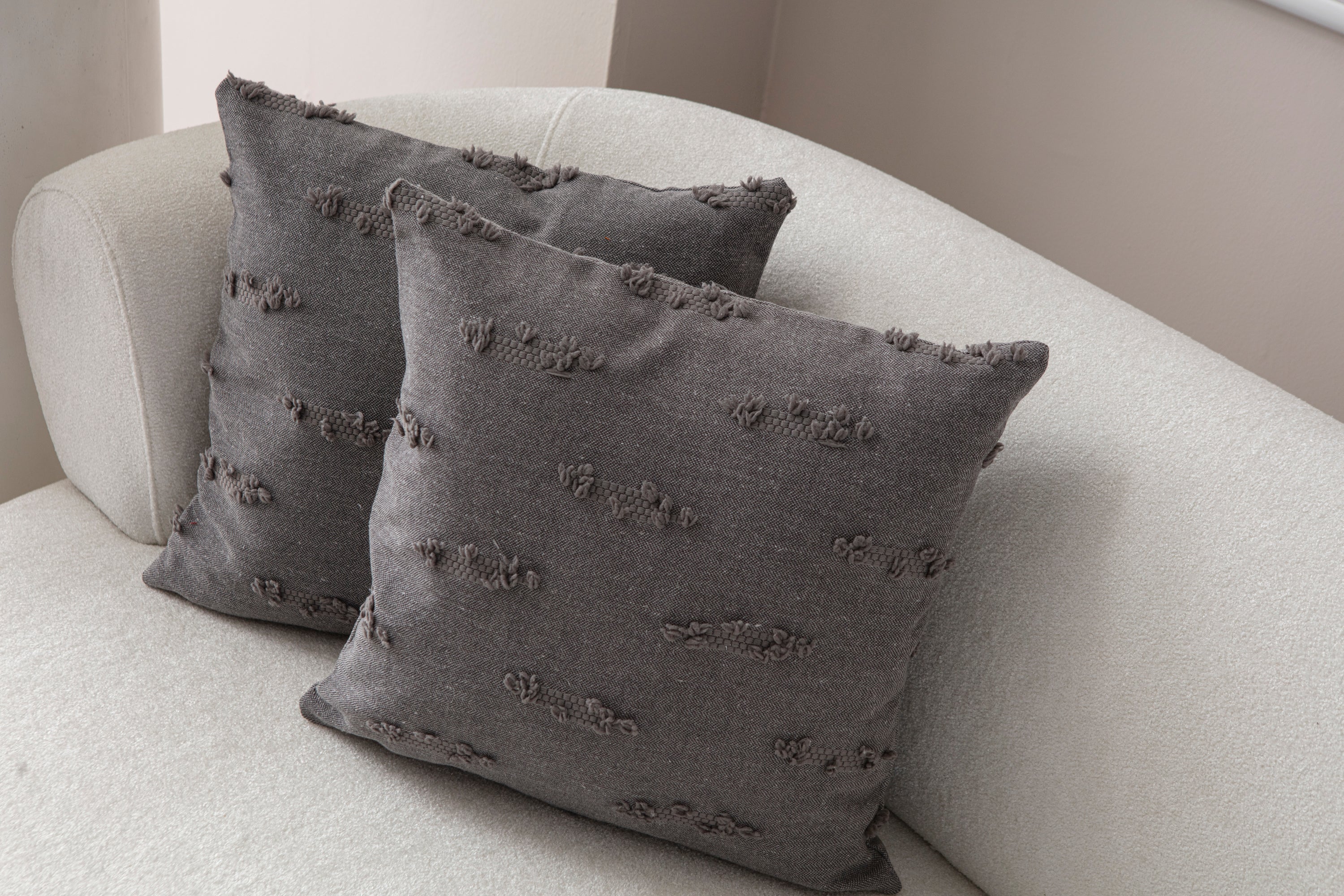 Petek Puantiyeli Kırlent Kılıfı - Puantiye Dokulu Dekoratif Yastık