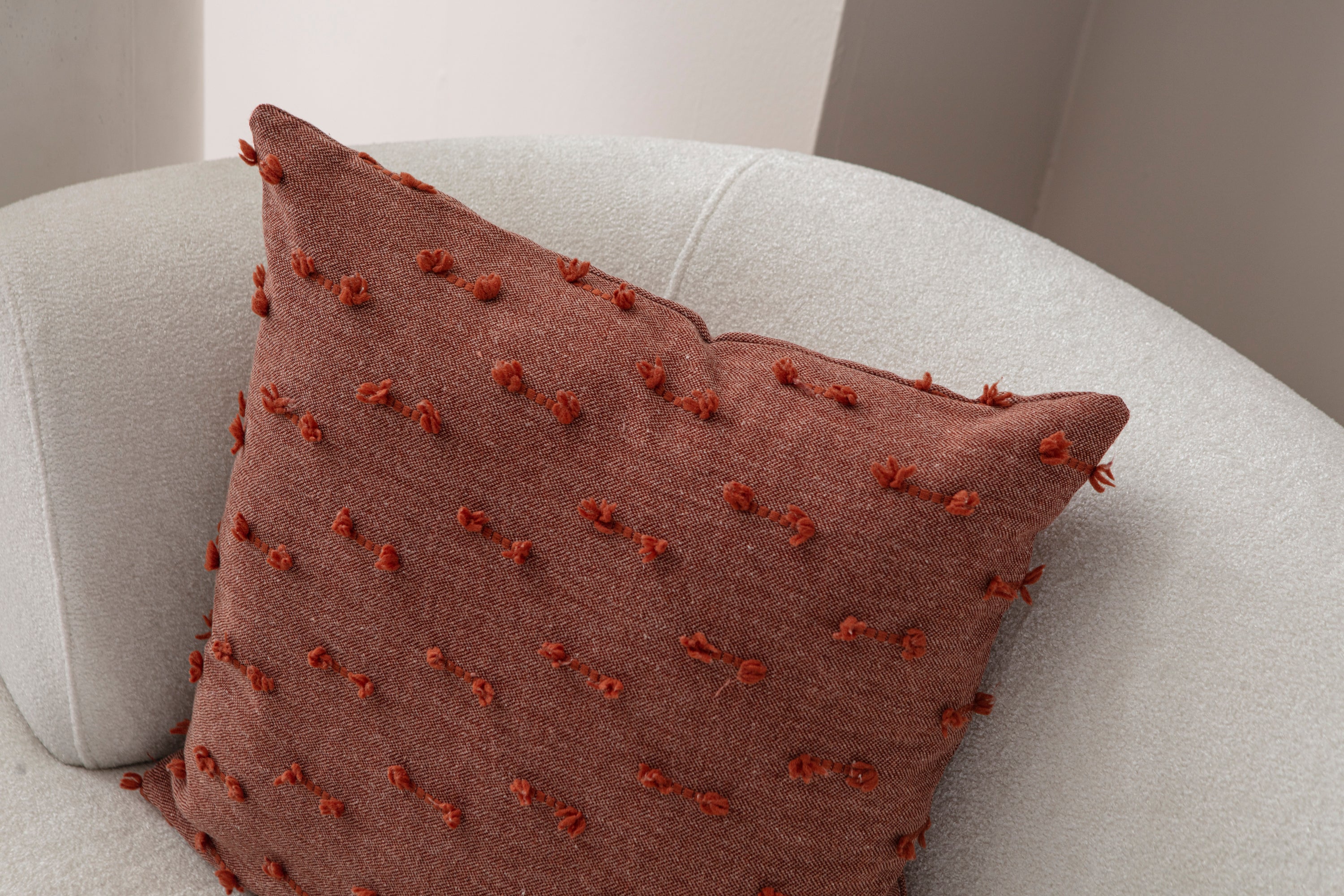 Tek Çizgi Puantiyeli Kırlent Kılıfı - Puantiye Dokulu Dekoratif Yastık