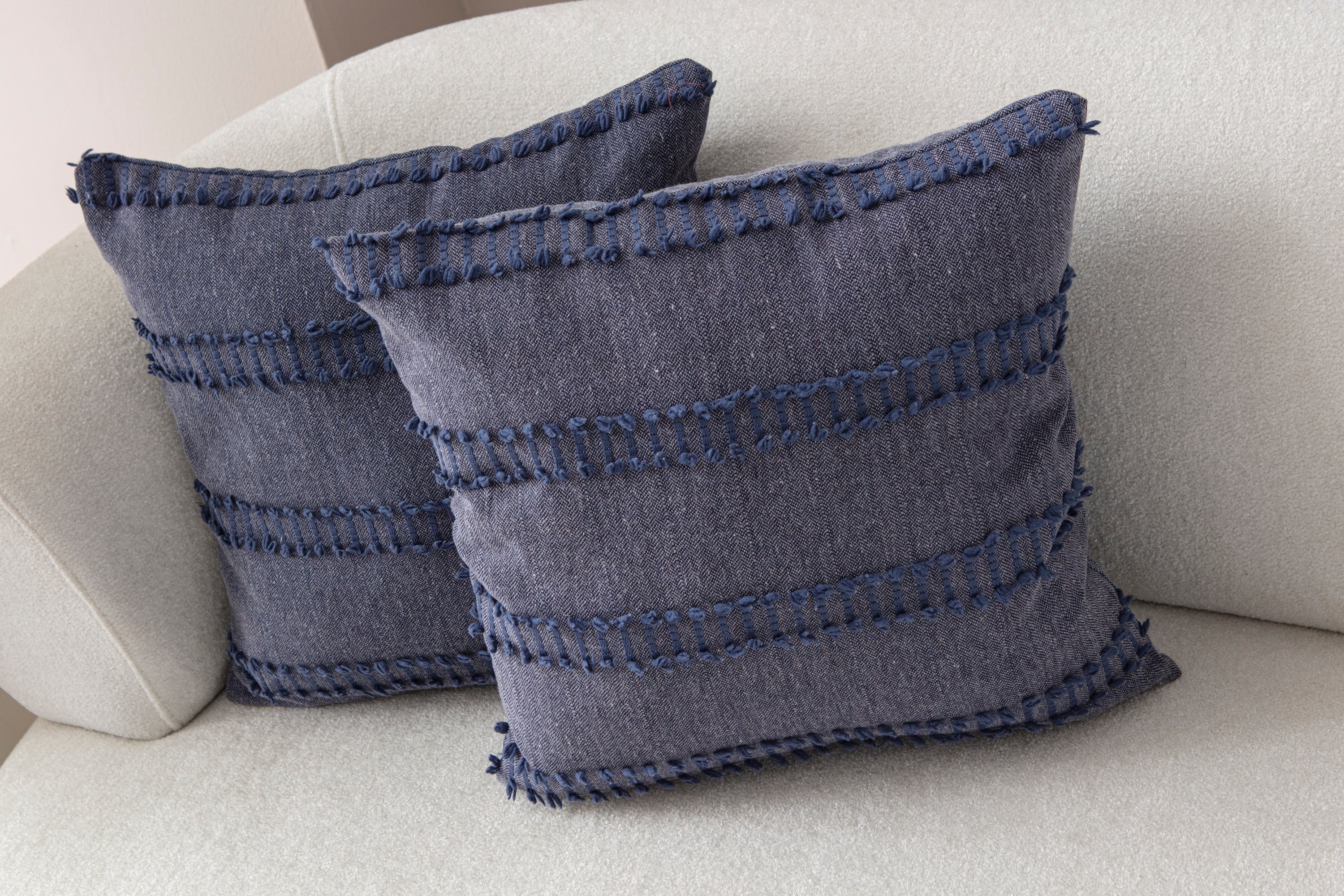 Kedi Merdiveni Puantiyeli Kırlent Kılıfı - Puantiye Dokulu Dekoratif Yastık