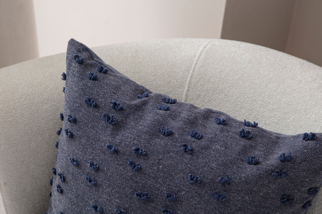 Puantiye çiçeği Kırlent Kılıfı - Puantiye Dokulu Dekoratif Yastık