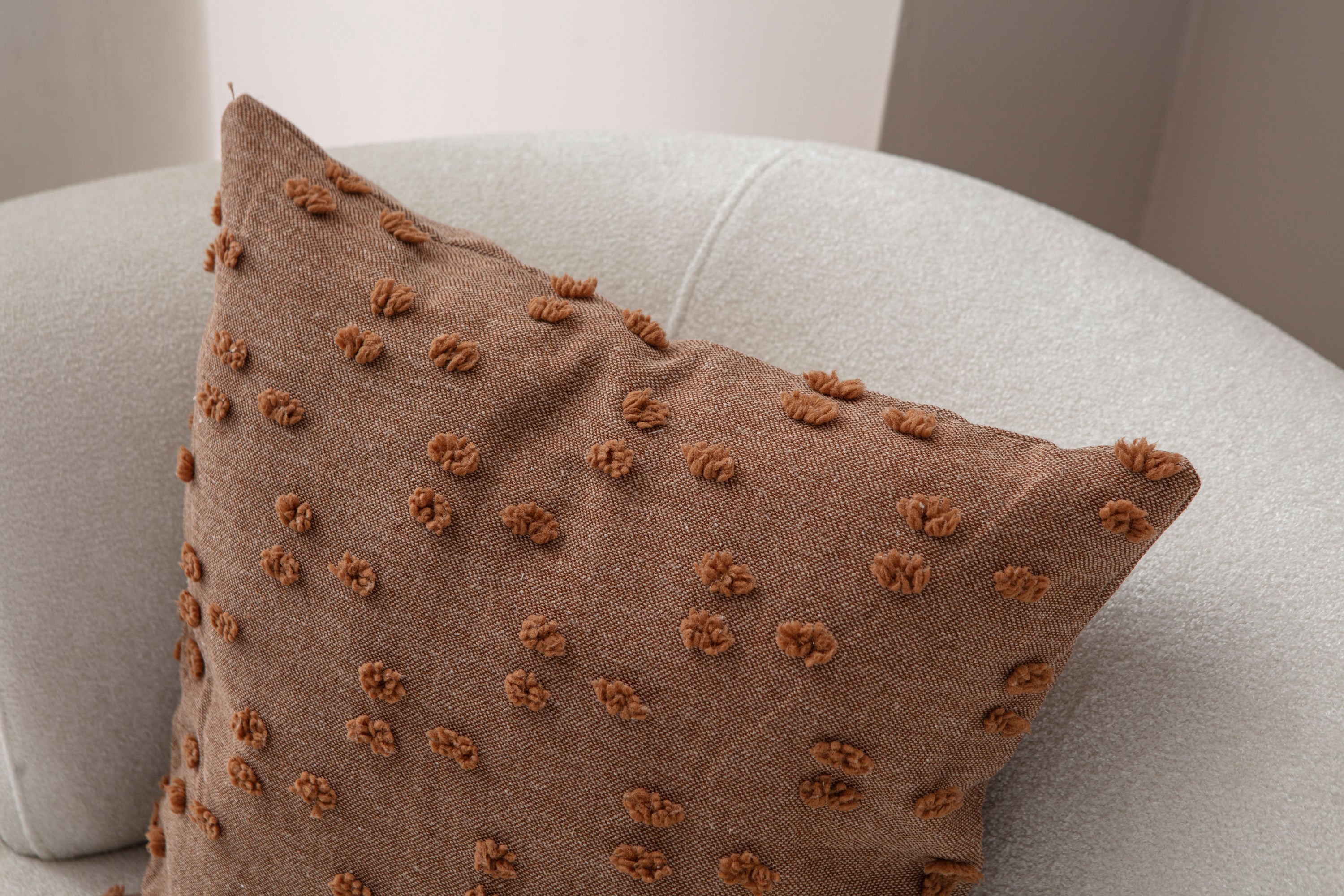 Puantiye çiçeği Kırlent Kılıfı - Puantiye Dokulu Dekoratif Yastık