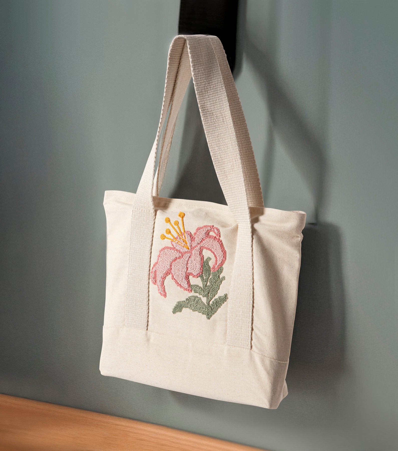 Çiçek Desenli Bez Keten Omuz Çantası, Plaj Çantası, İşlemeli El ve Kol Çantası %100 Pamuk 36x29 cm