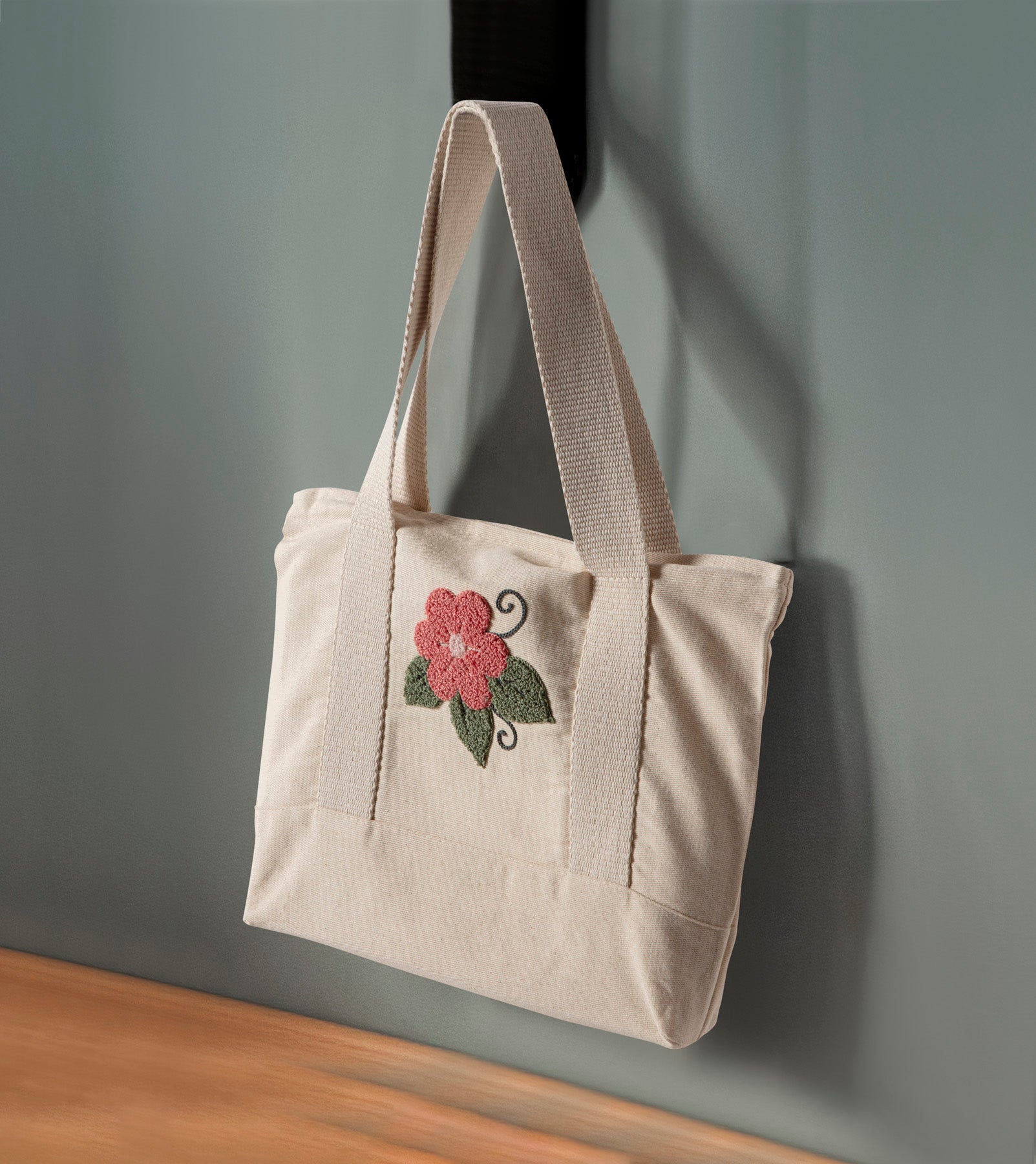 Çiçek Desenli Bez Keten Omuz Çantası, Plaj Çantası, İşlemeli El ve Kol Çantası %100 Pamuk 36x29 cm