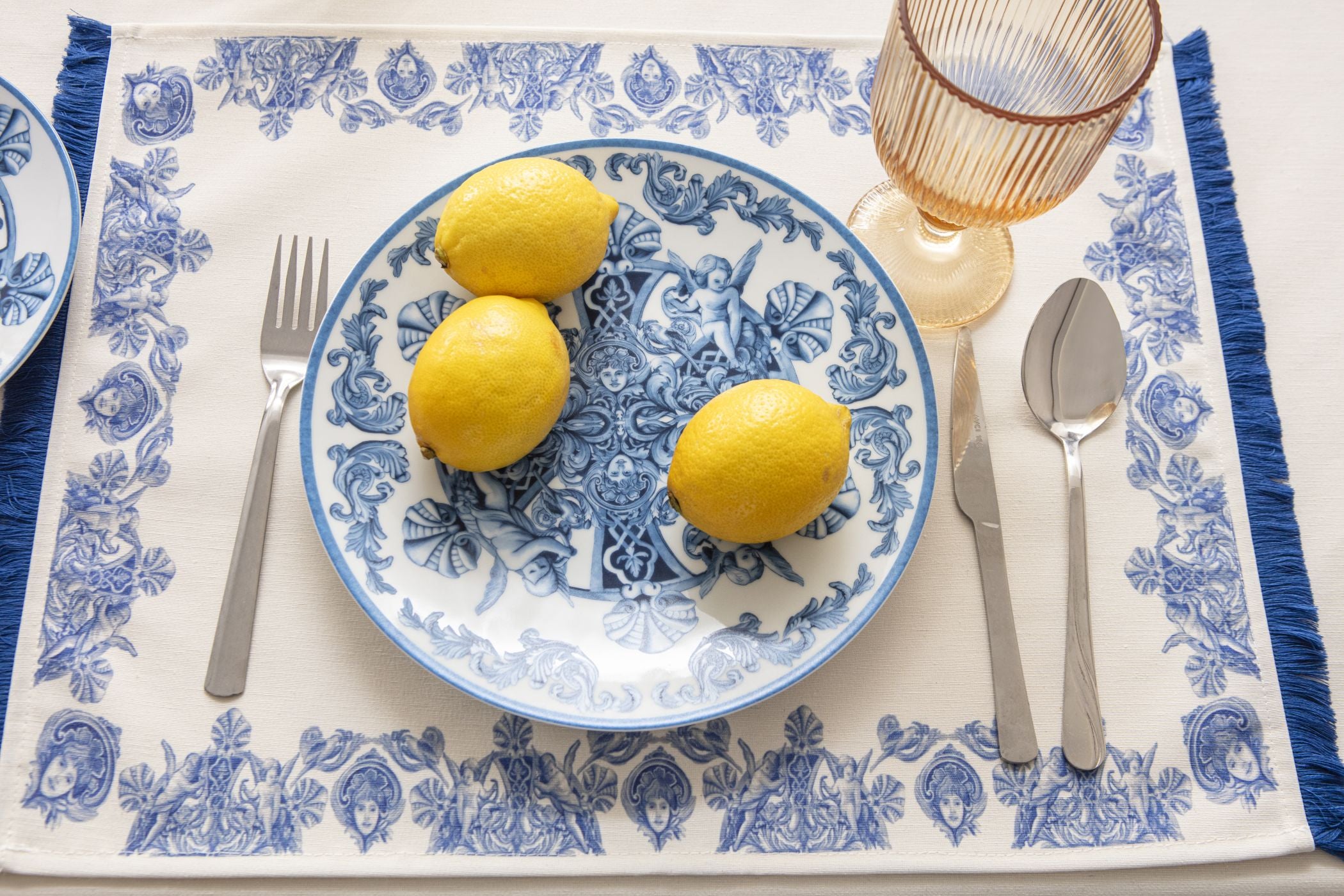 Çini Mavi Full Sofra Tekstili Takımı - Bahçe Desenli Saçaklı Sofra Seti