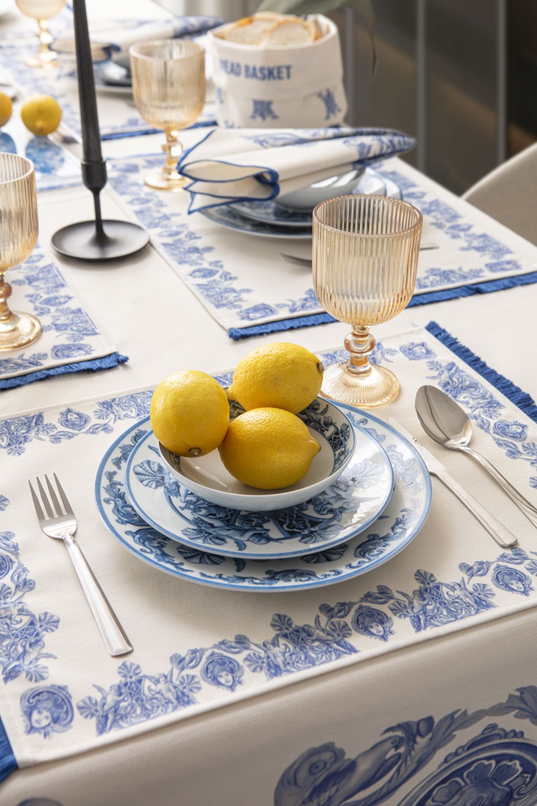 Çini Mavi Full Sofra Tekstili Takımı - Bahçe Desenli Saçaklı Sofra Seti