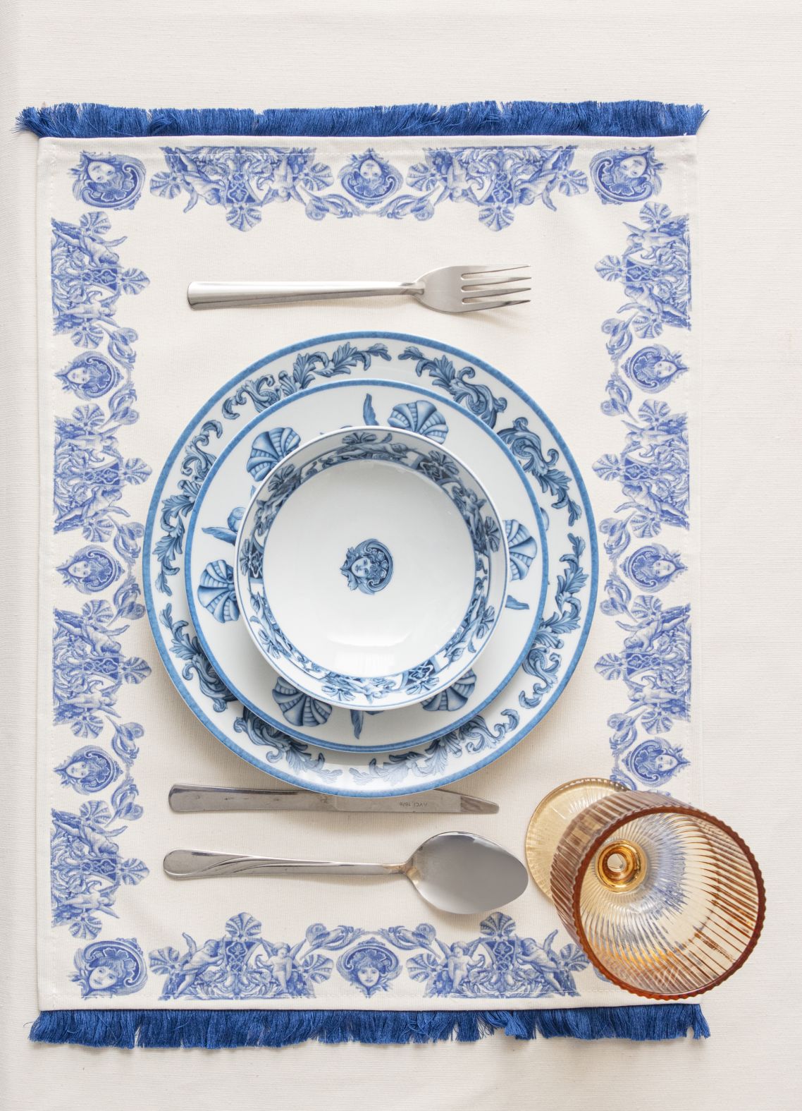 Çini Mavi Full Sofra Tekstili Takımı - Bahçe Desenli Saçaklı Sofra Seti