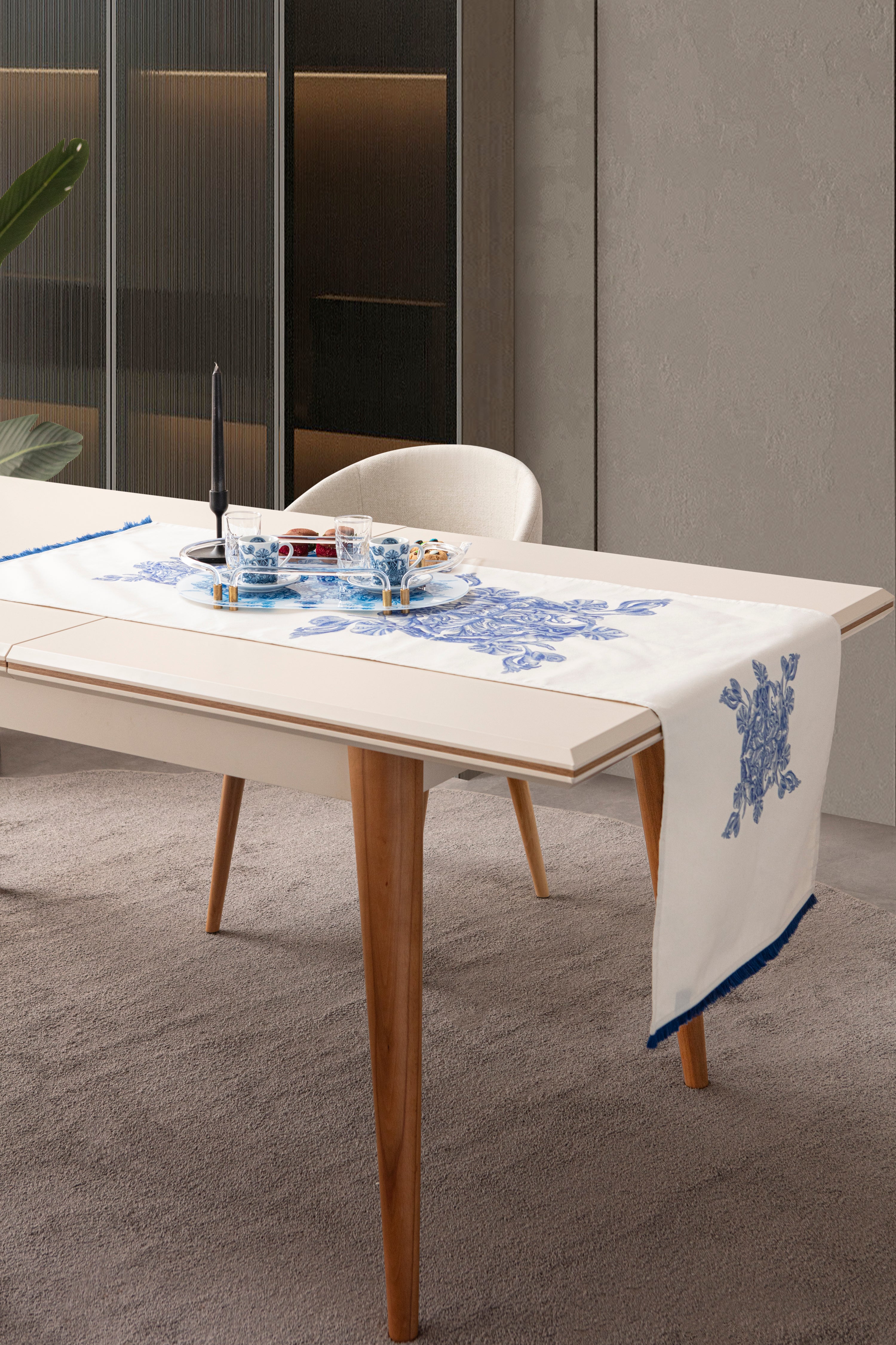 Merkez Desenli Çiçekli Mavi Beyaz Otantik Sofra Ortası