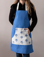 Mutfak Önlüğü (Çiçek Desenli) – Leke Tutmayan Kumaş, Ayarlanabilir Askılı, Şık ve Kullanışlı Tasarım