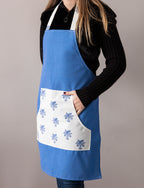 Mutfak Önlüğü (Çiçek Desenli) – Leke Tutmayan Kumaş, Ayarlanabilir Askılı, Şık ve Kullanışlı Tasarım