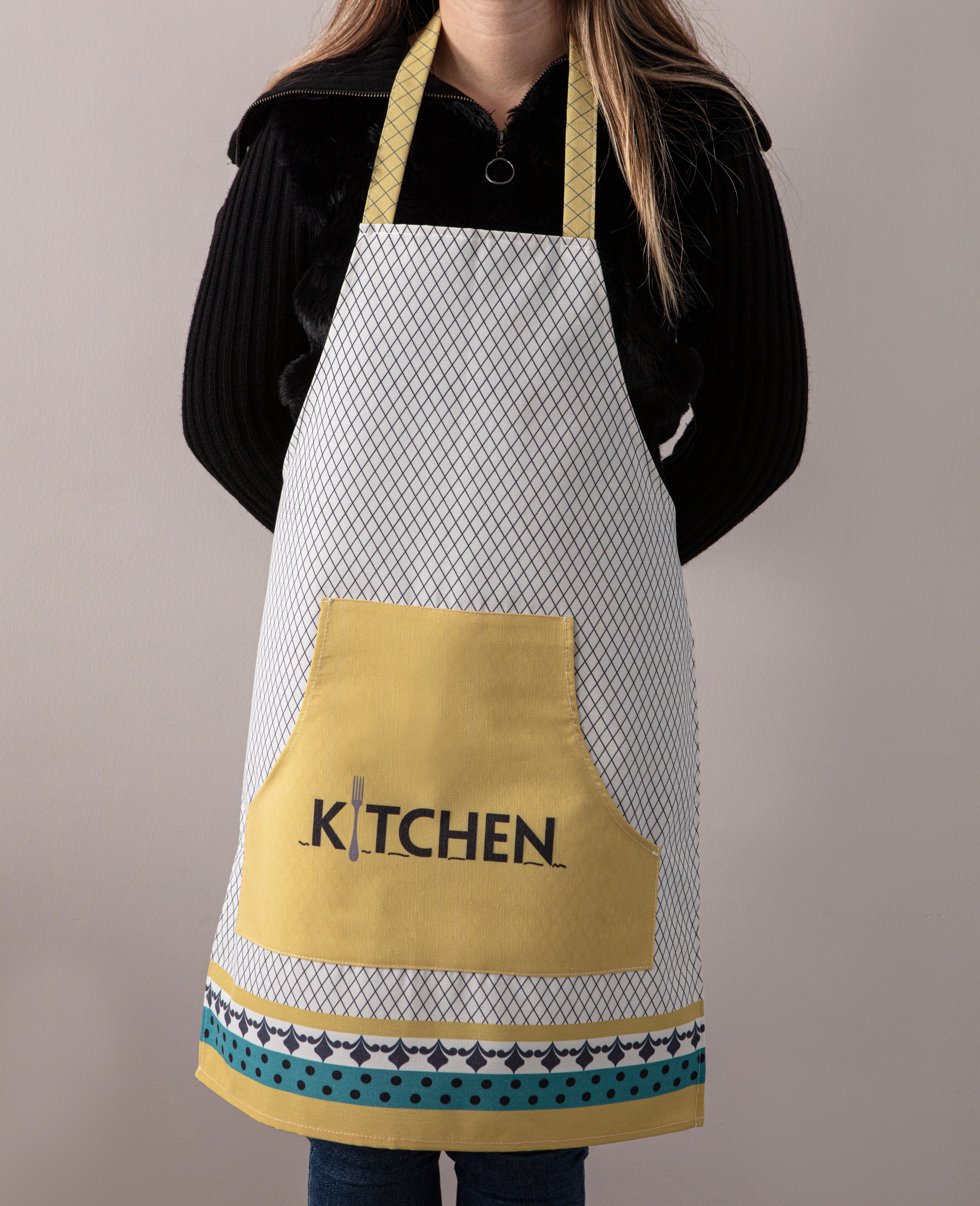 Mutfak Önlüğü (Kitchen Yazılı) – Leke Tutmayan Kumaş, Ayarlanabilir Askılı, Şık ve Kullanışlı Tasarım