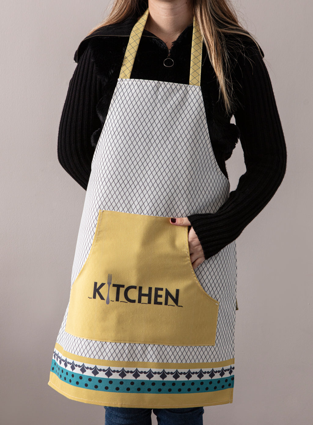 Mutfak Önlüğü (Kitchen Yazılı) – Leke Tutmayan Kumaş, Ayarlanabilir Askılı, Şık ve Kullanışlı Tasarım