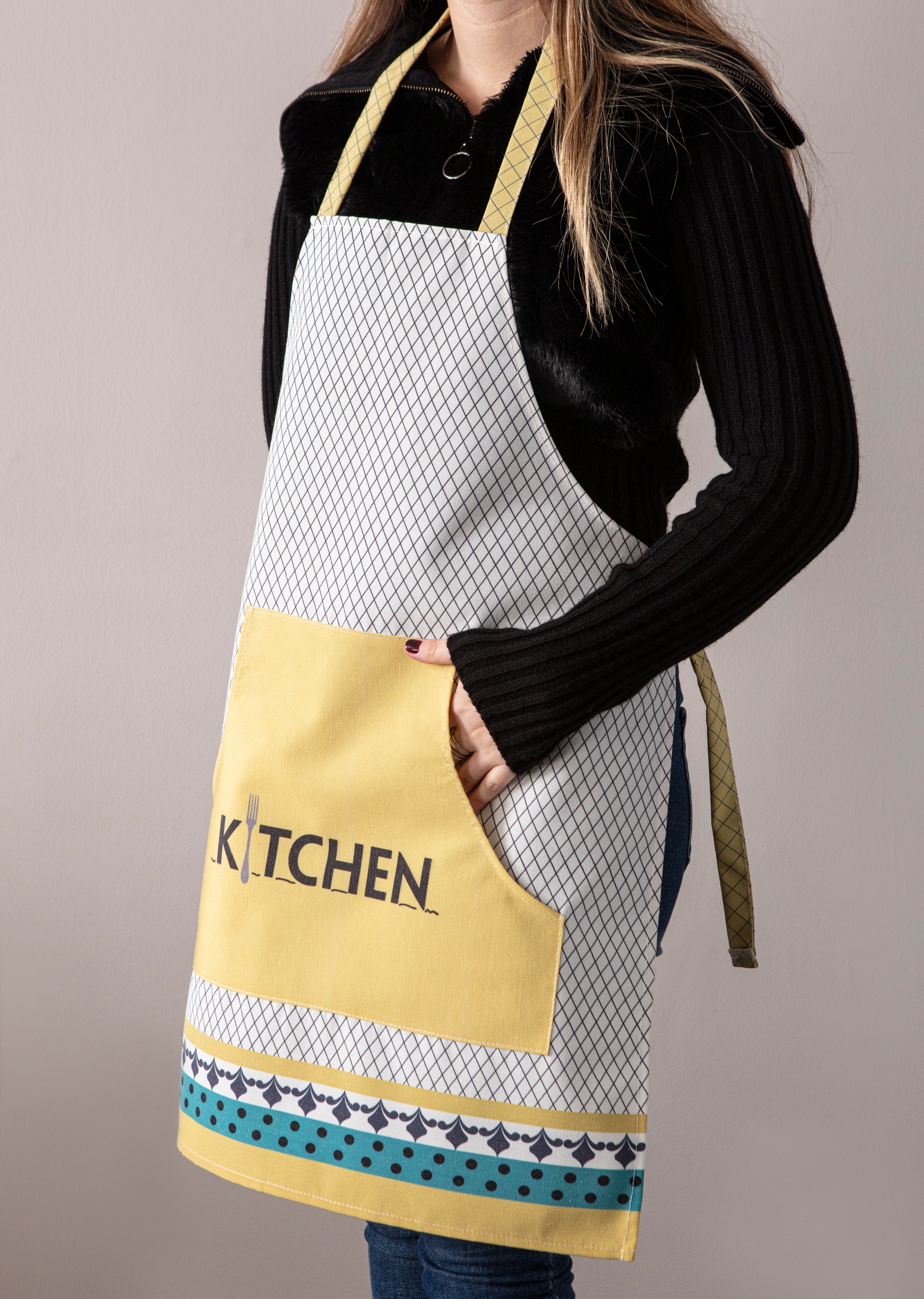 Mutfak Önlüğü (Kitchen Yazılı) – Leke Tutmayan Kumaş, Ayarlanabilir Askılı, Şık ve Kullanışlı Tasarım