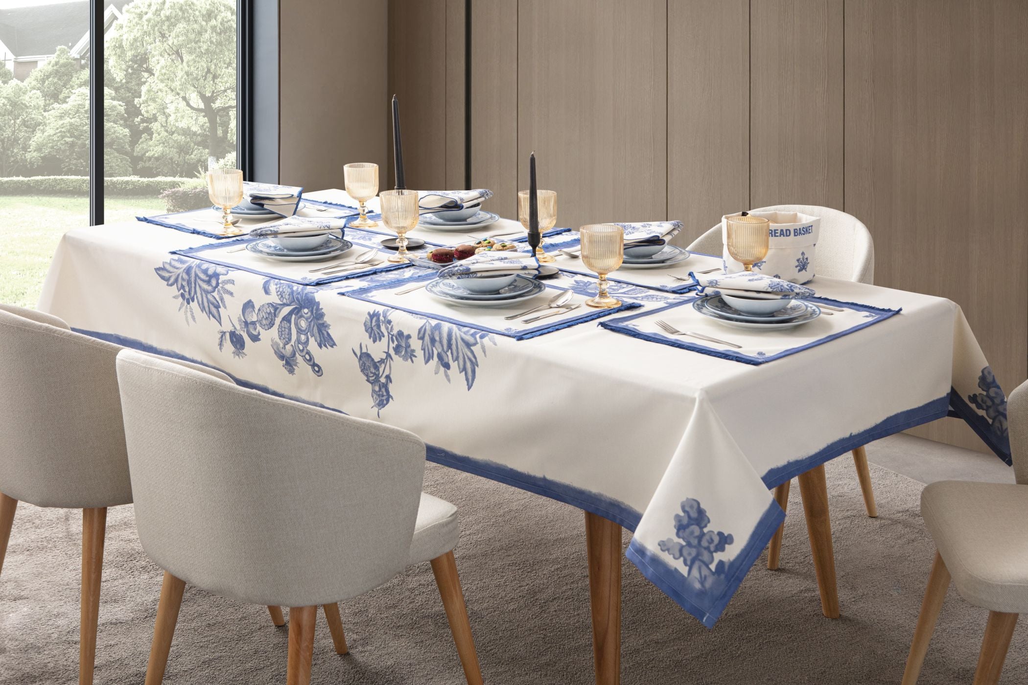 Çini Mavi Floral Desenli Püskül Detaylı Full Sofra Tekstili Takımı