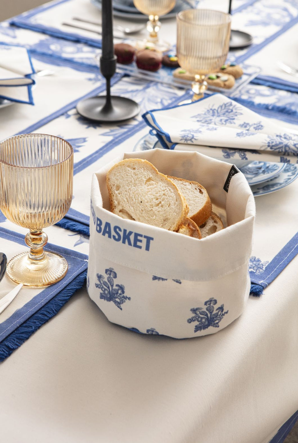 Çini Mavi Floral Desenli Püskül Detaylı Full Sofra Tekstili Takımı