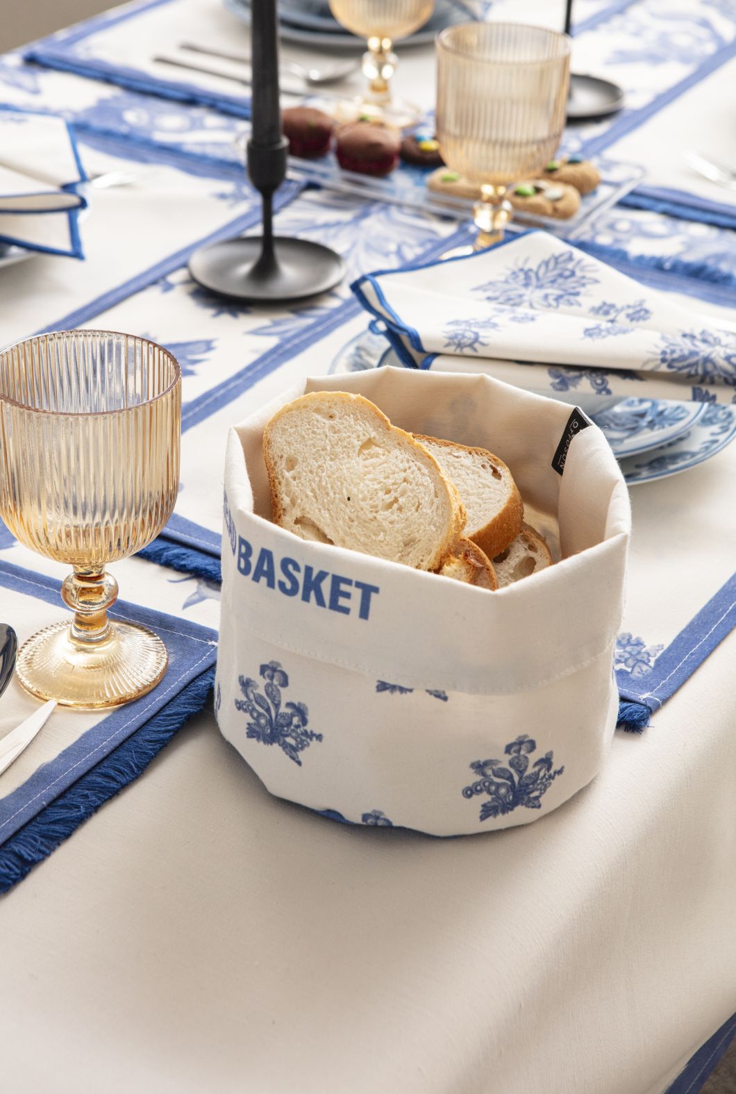 Çini Mavi Floral Desenli Püskül Detaylı Full Sofra Tekstili Takımı