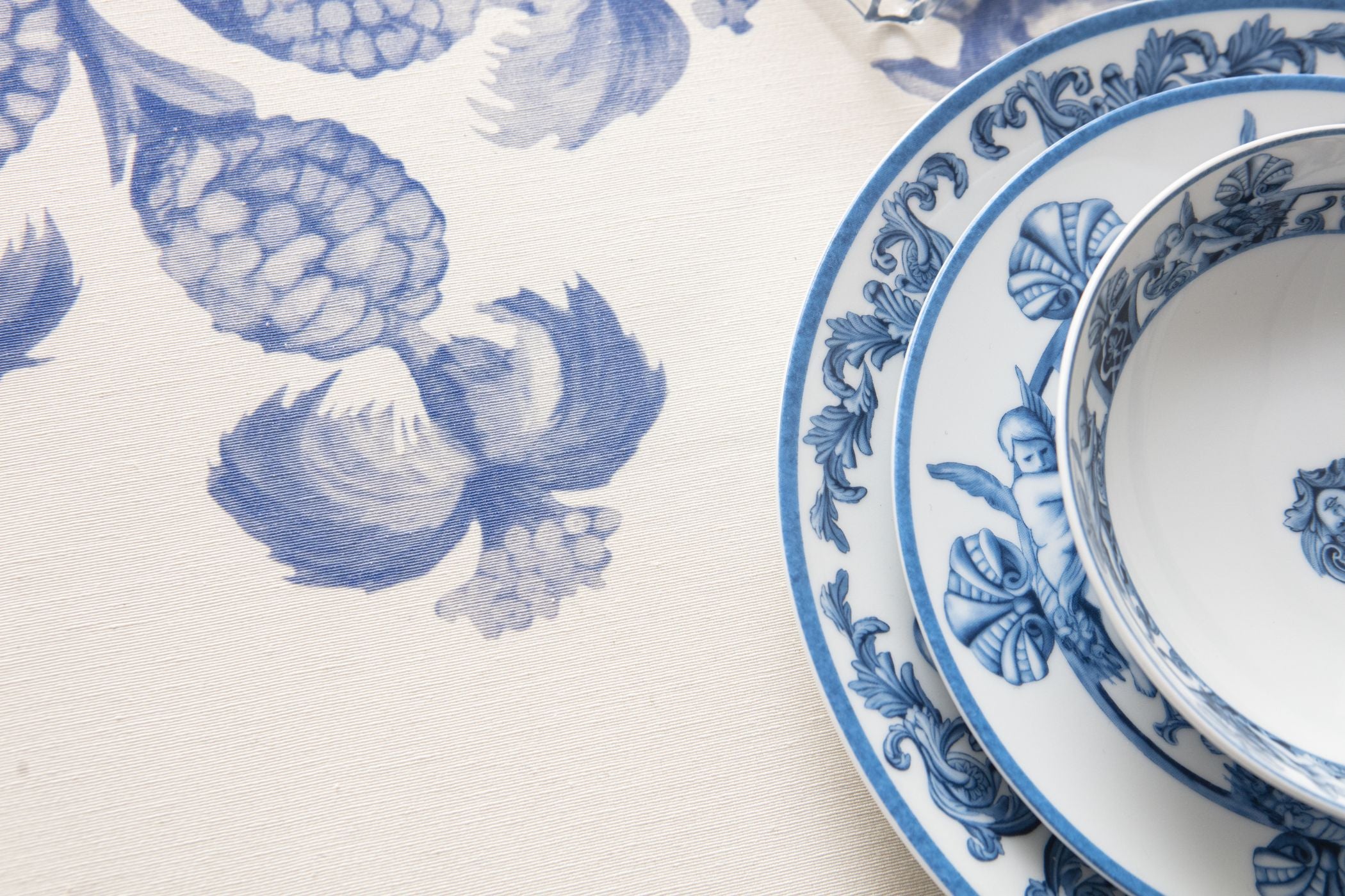 Çini Mavi Floral Desenli Püskül Detaylı Full Sofra Tekstili Takımı