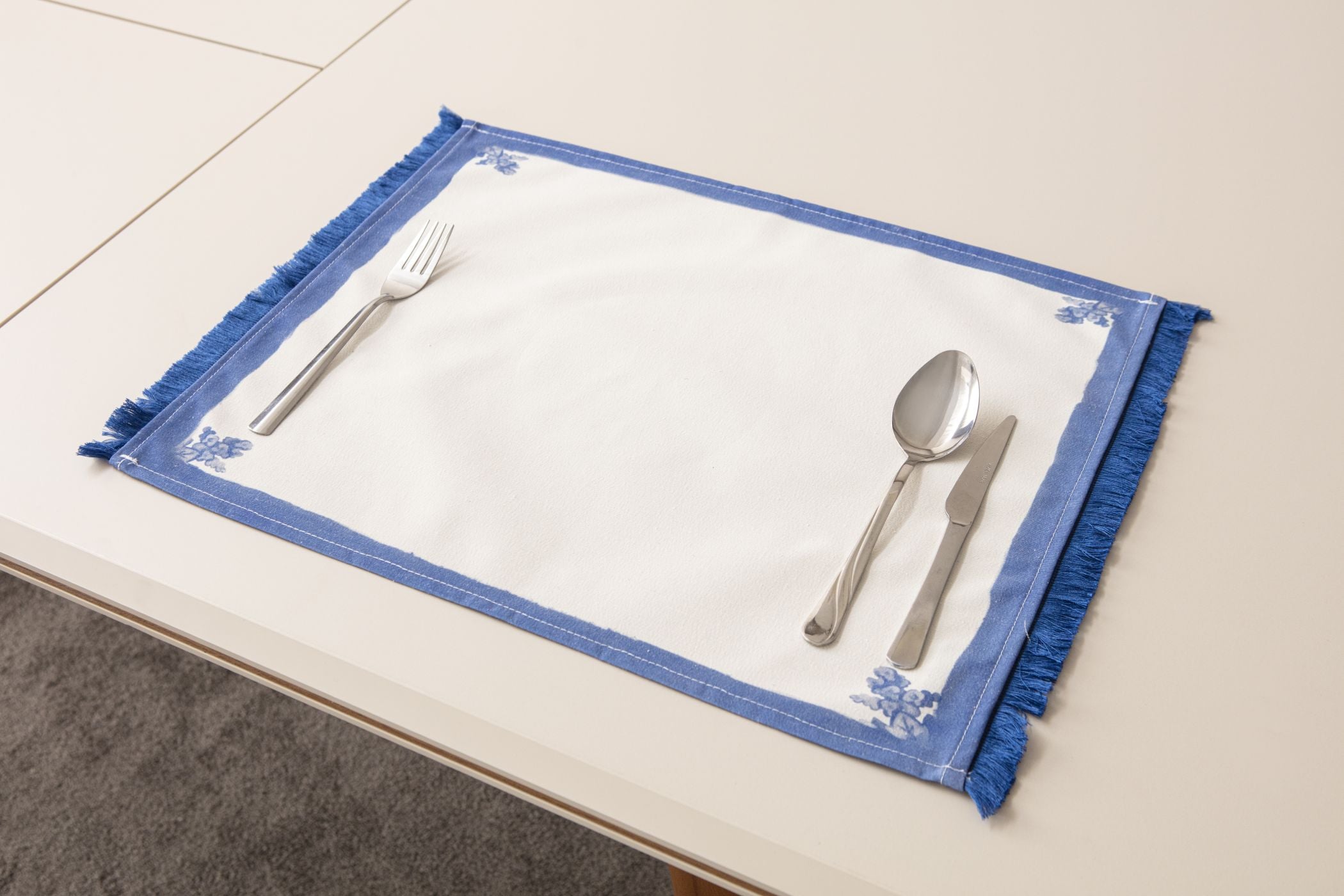 Çini Mavi Floral Desenli Püskül Detaylı Full Sofra Tekstili Takımı