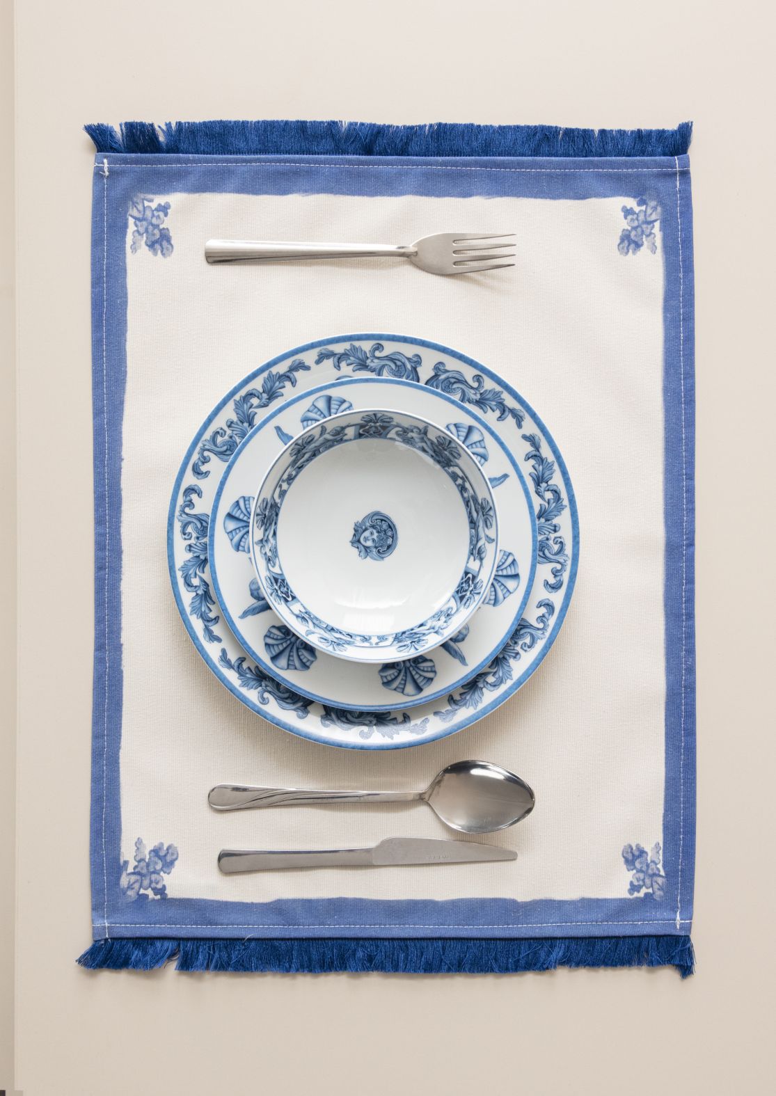 Çini Mavi Floral Desenli Püskül Detaylı Full Sofra Tekstili Takımı