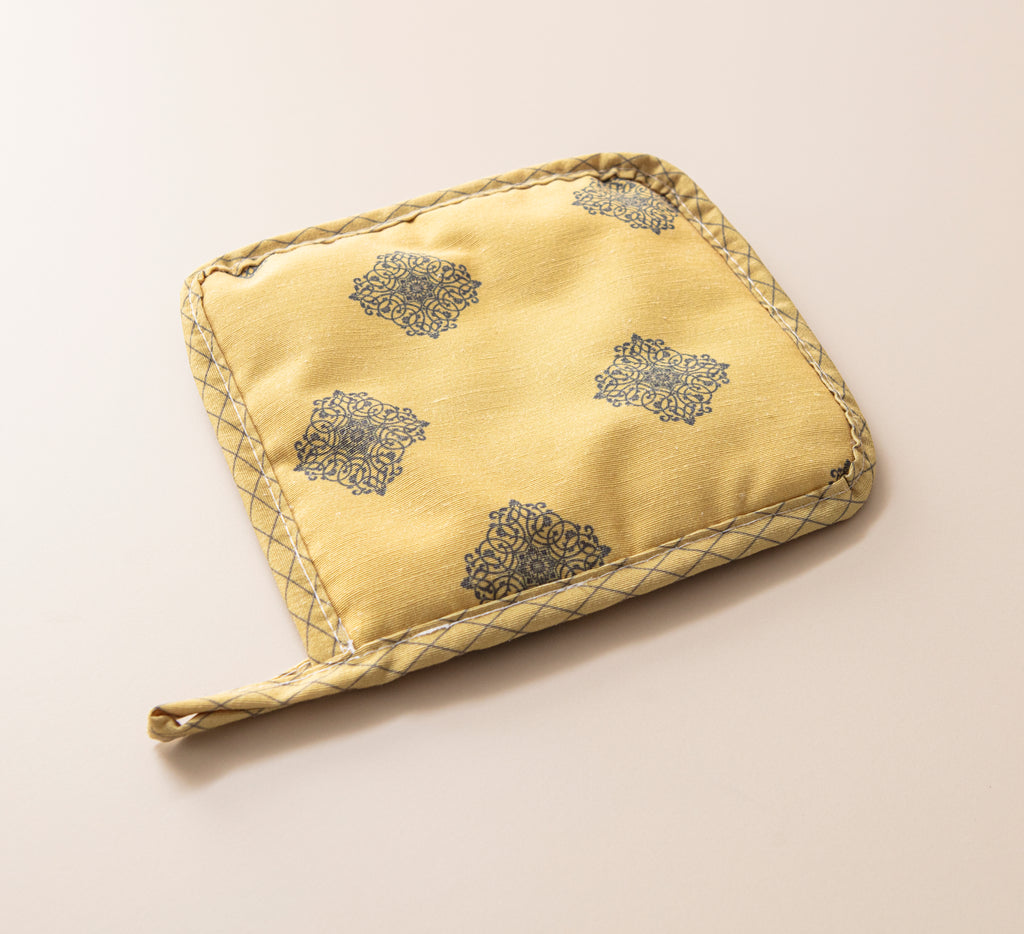 Desenli Mutfak Fırın Eldiveni & Tutamaç Seti – Isıya Dayanıklı, Şık Desenli, Kaymaz ve Kullanışlı