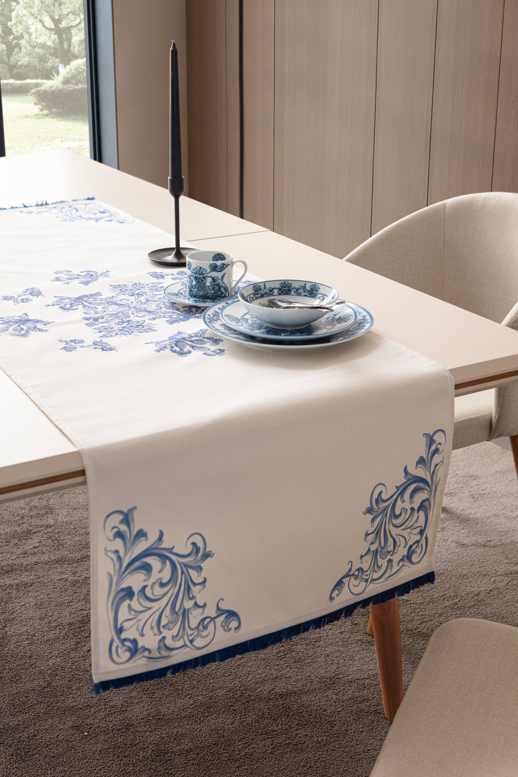 Çini Mavi Desenli Püskül Detaylı Otantik Masa Runnerı