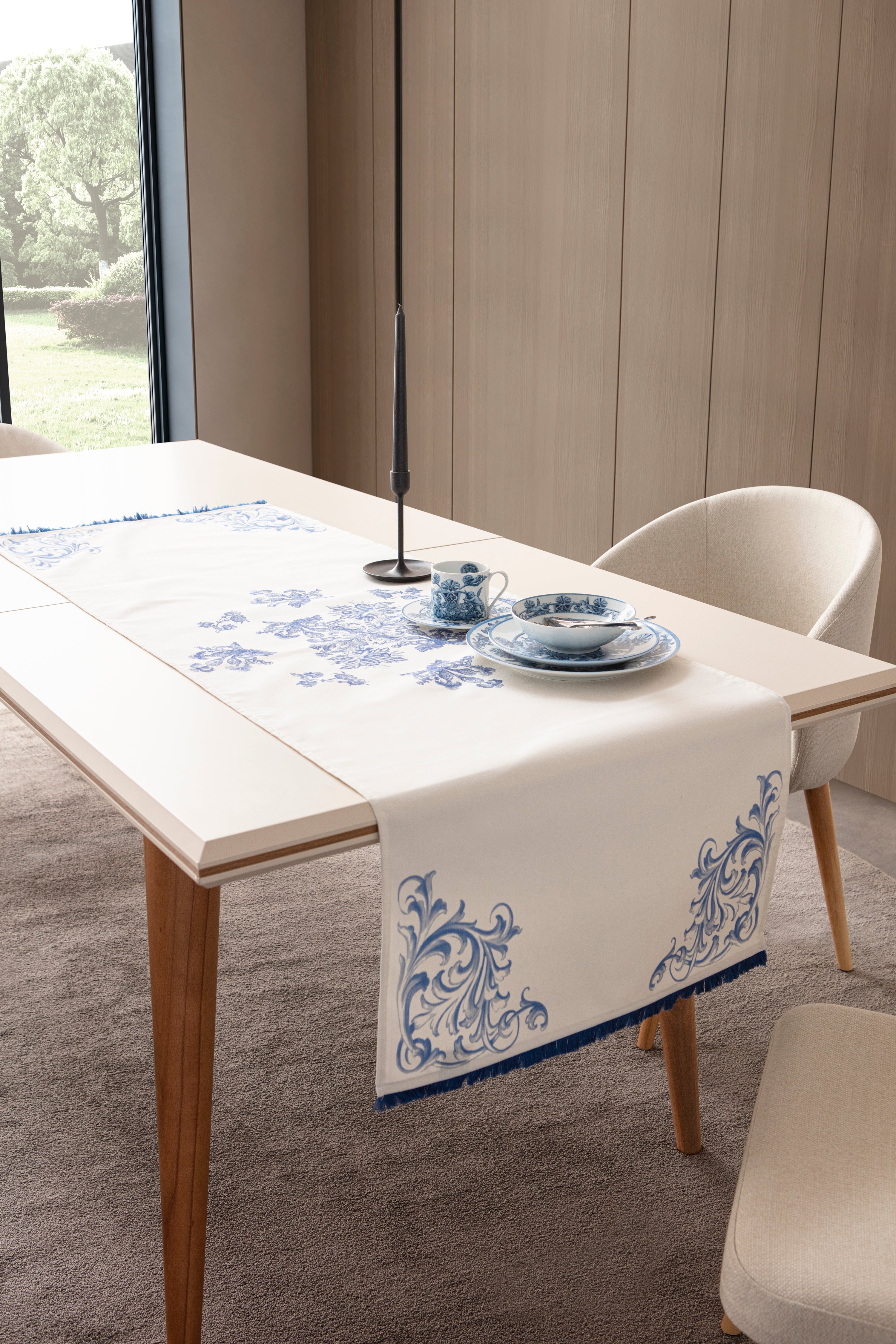 Çini Mavi Desenli Püskül Detaylı Otantik Masa Runnerı