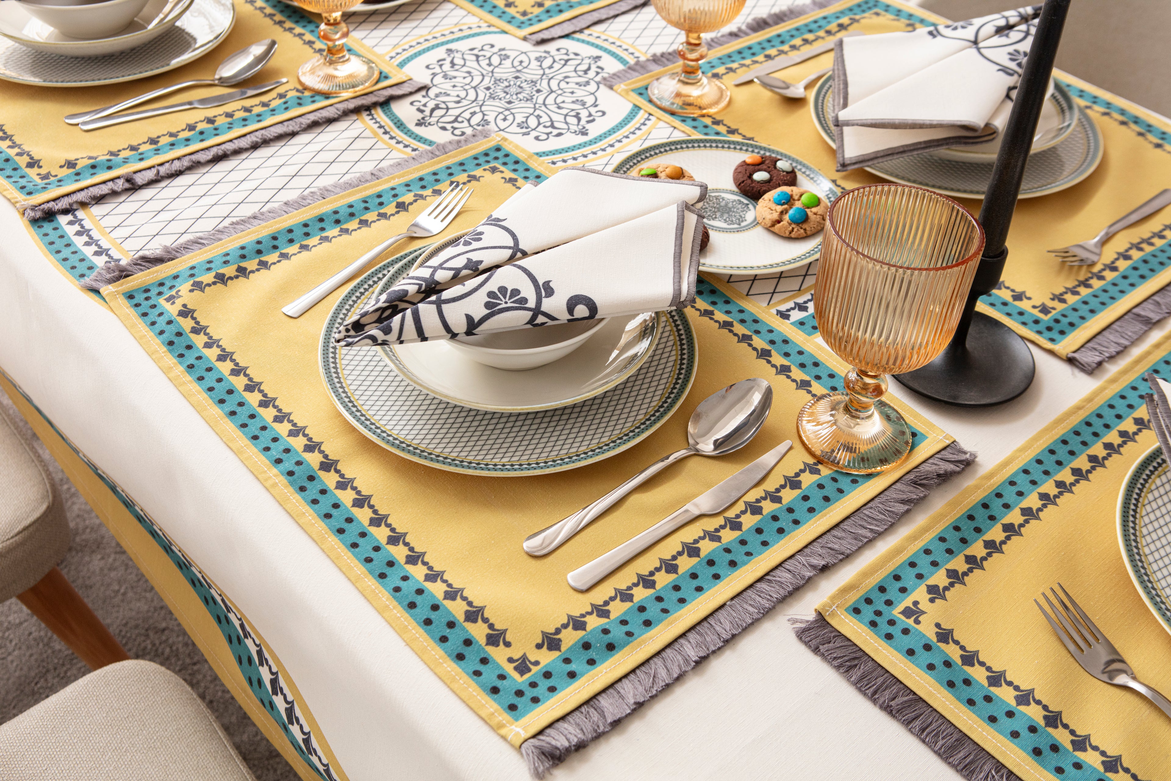 Sarı & Yeşil Otantik Desenli Full Masa Örtüsü Seti (Püsküllü Koleksiyon)