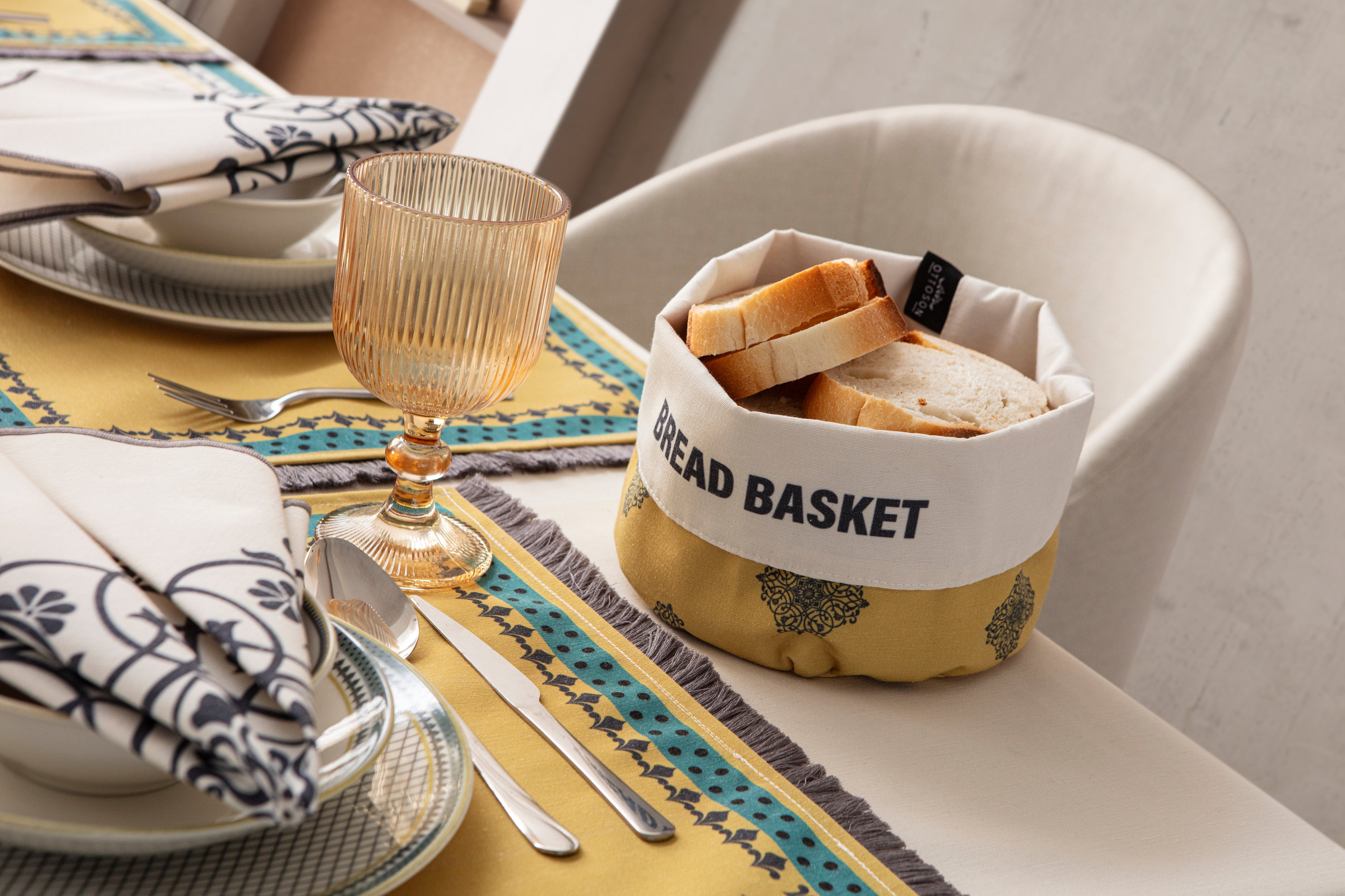 Sarı & Yeşil Otantik Desenli Full Masa Örtüsü Seti (Püsküllü Koleksiyon)