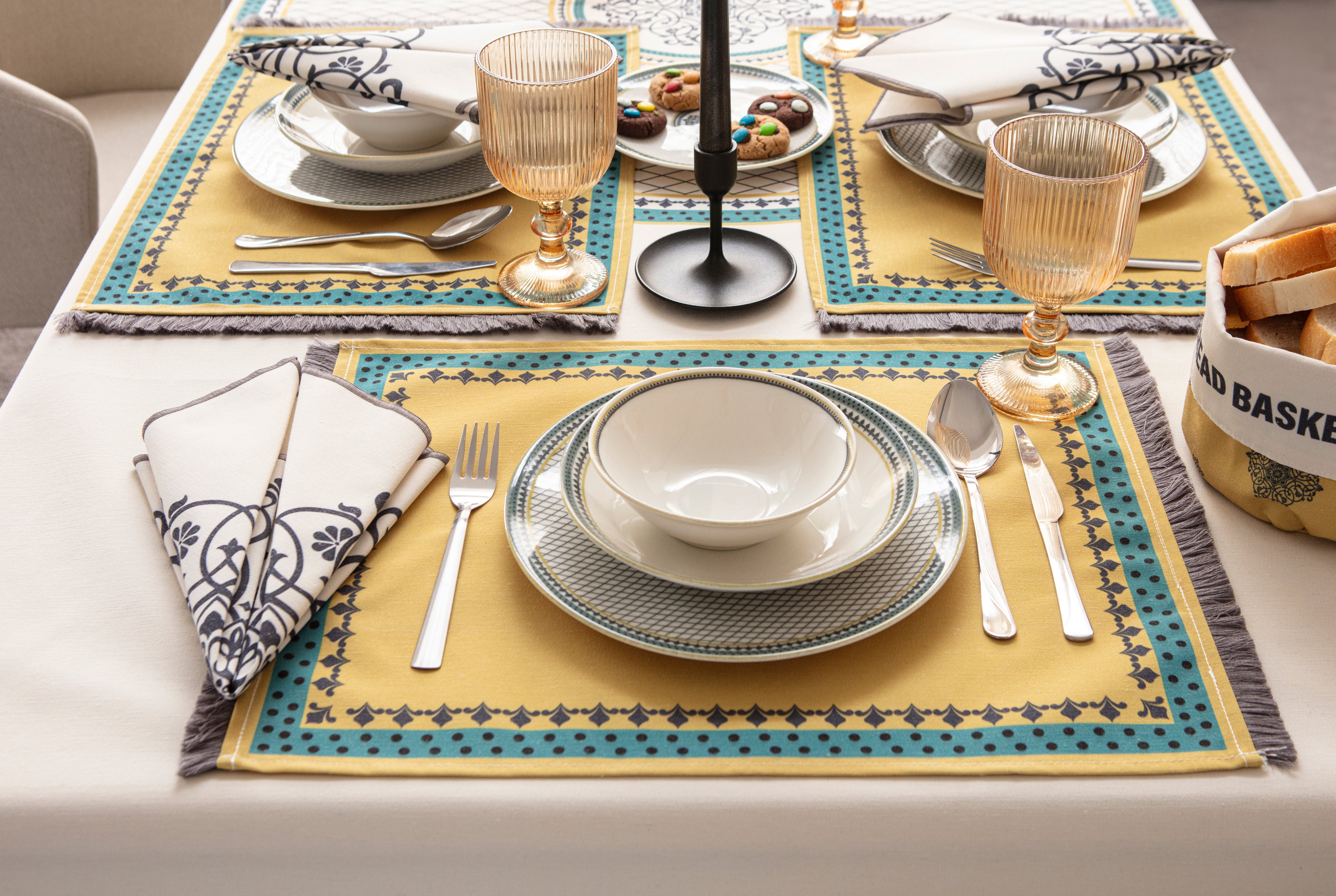 Sarı & Yeşil Otantik Desenli Full Masa Örtüsü Seti (Püsküllü Koleksiyon)