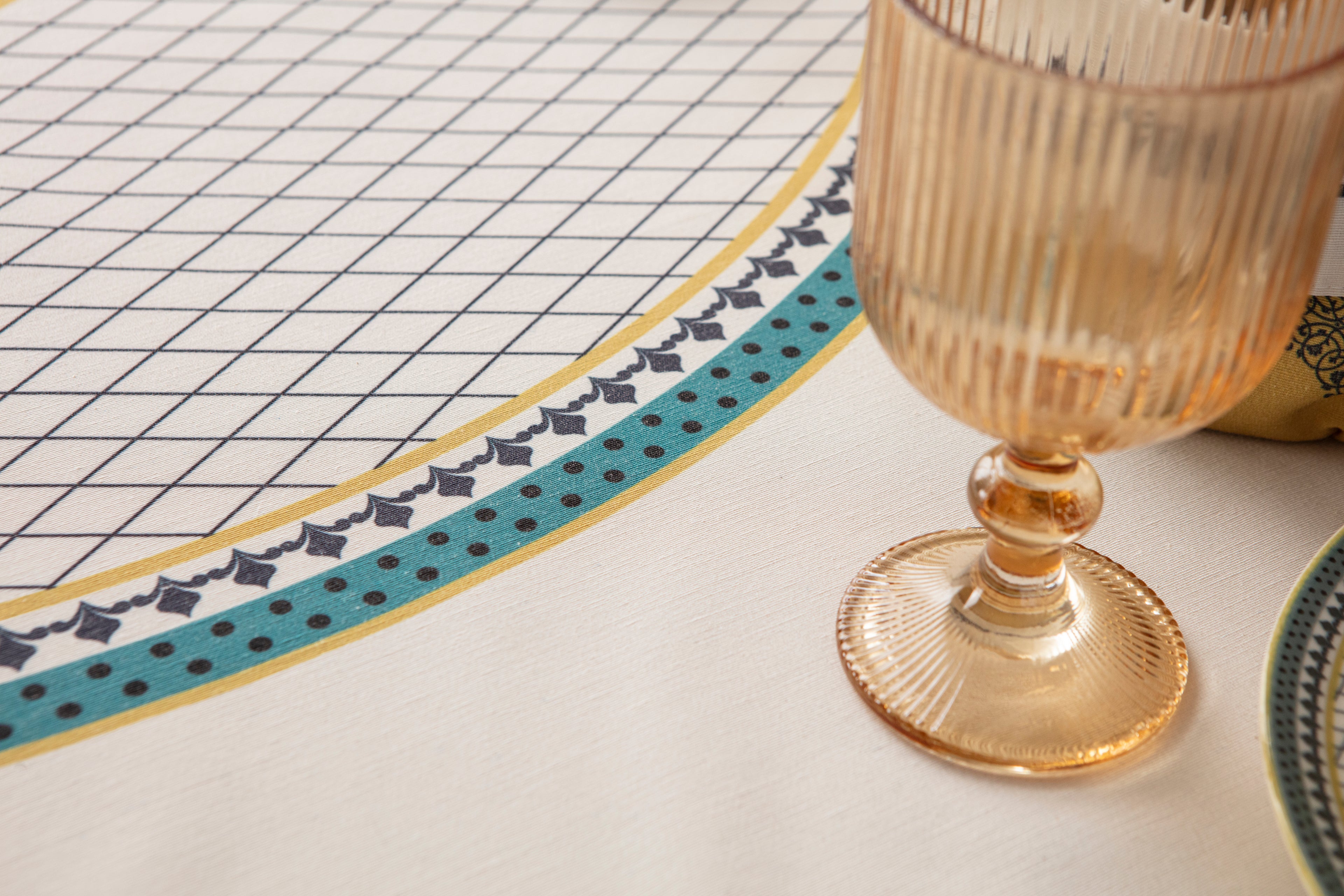 Sarı & Yeşil Otantik Desenli Full Masa Örtüsü Seti (Püsküllü Koleksiyon)