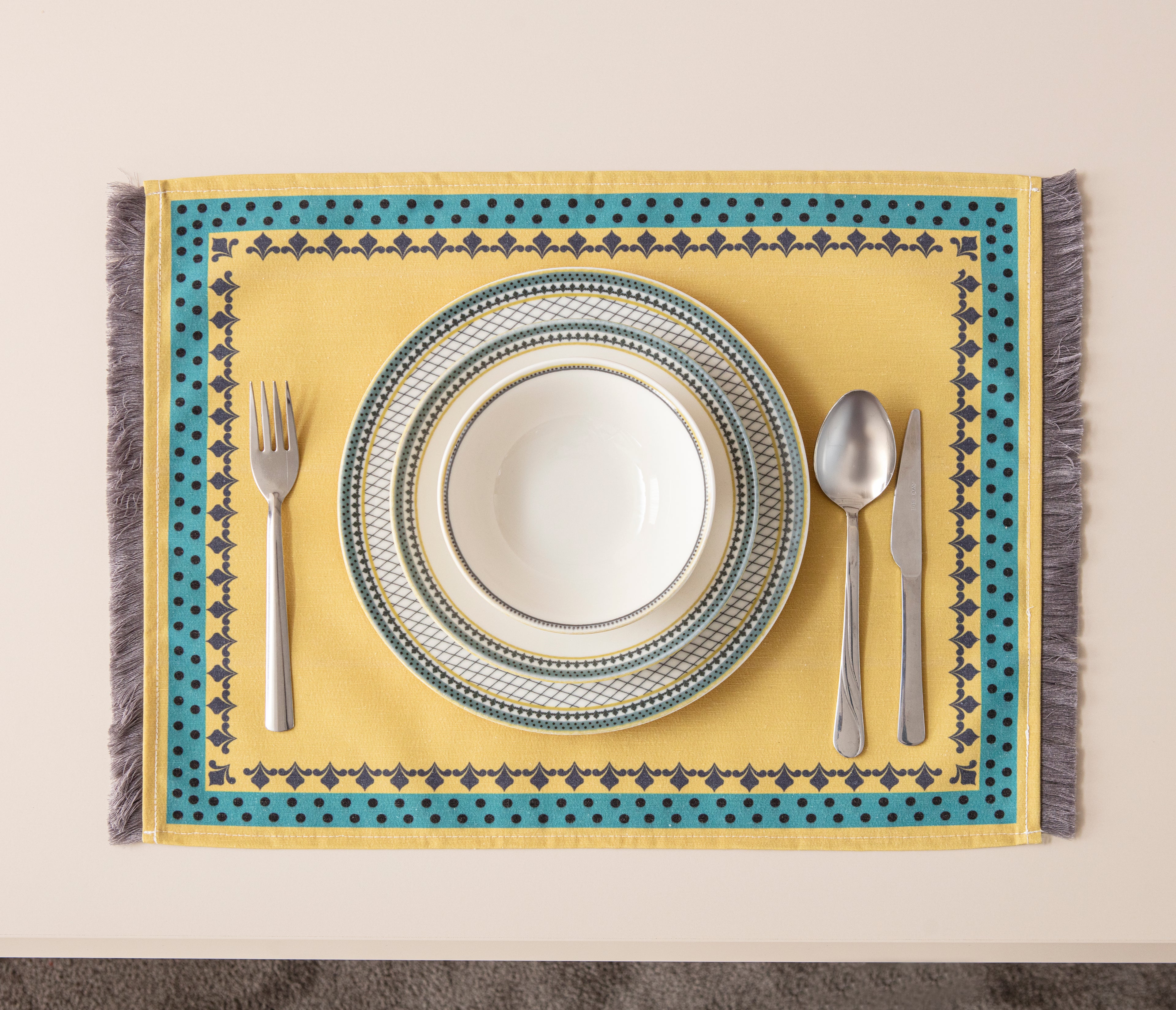 Sarı & Yeşil Otantik Desenli Full Masa Örtüsü Seti (Püsküllü Koleksiyon)