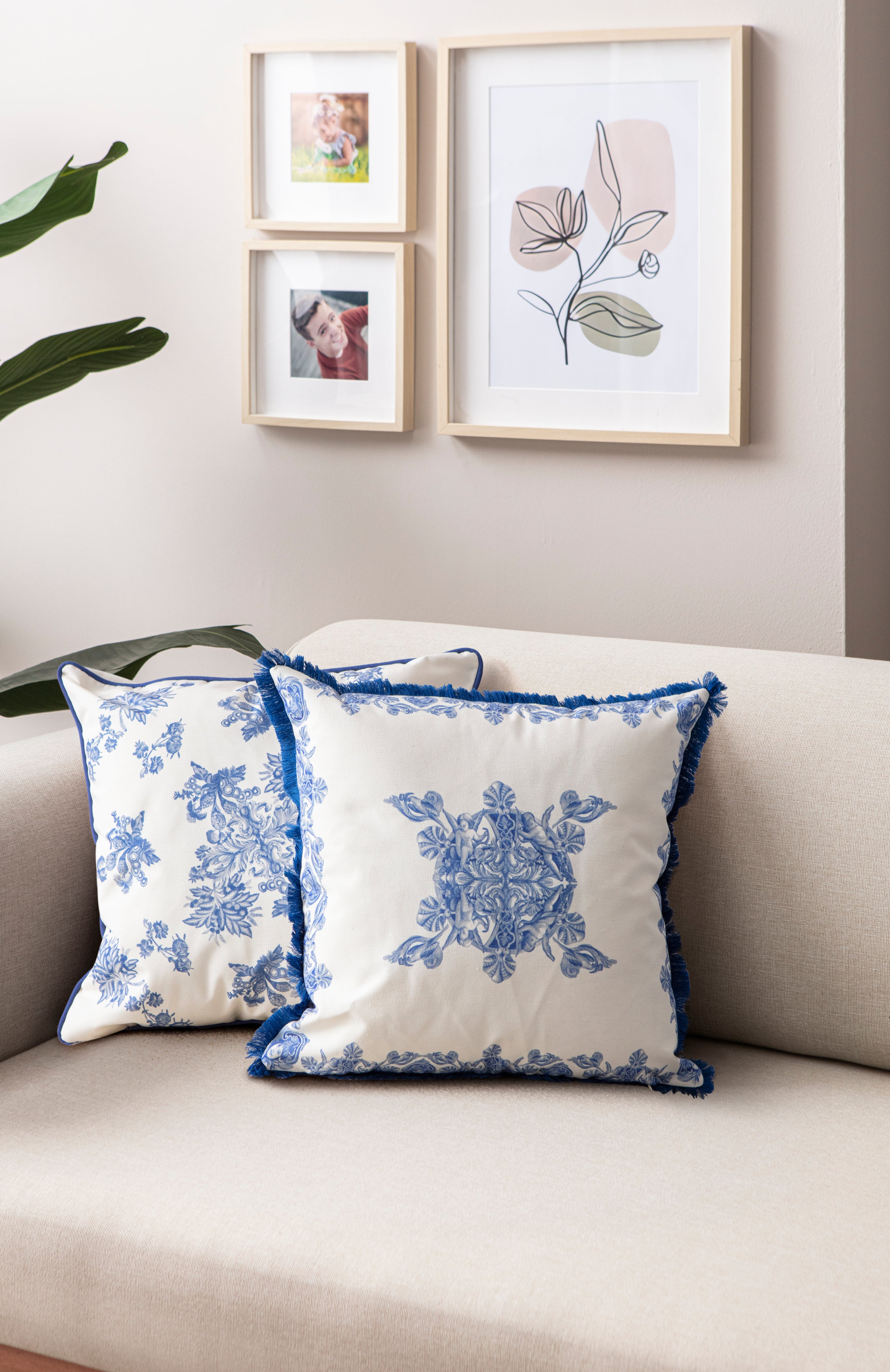 Mavi Beyaz Çini ve Floral Desenli Zıt Köşe İkili Kırlent Seti