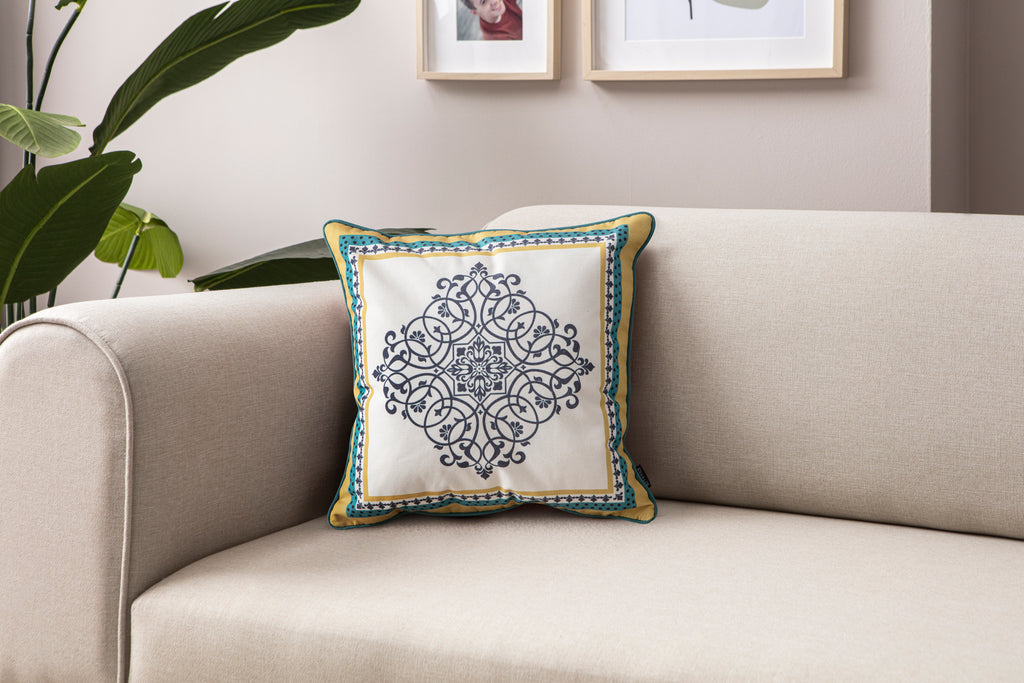 Özel Tasarım Otantik Motifli Kare Kırlent Kılıfı