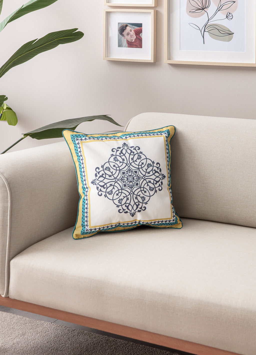 Özel Tasarım Otantik Motifli Kare Kırlent Kılıfı