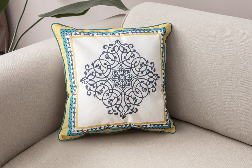 Özel Tasarım Otantik Motifli Kare Kırlent Kılıfı