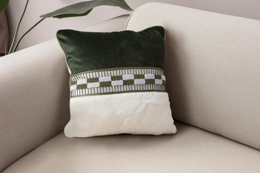 Dekoratif Kırlent – Peluş Alt Yüzeyli, Kadife Üst Yüzeyli Modern Tasarım