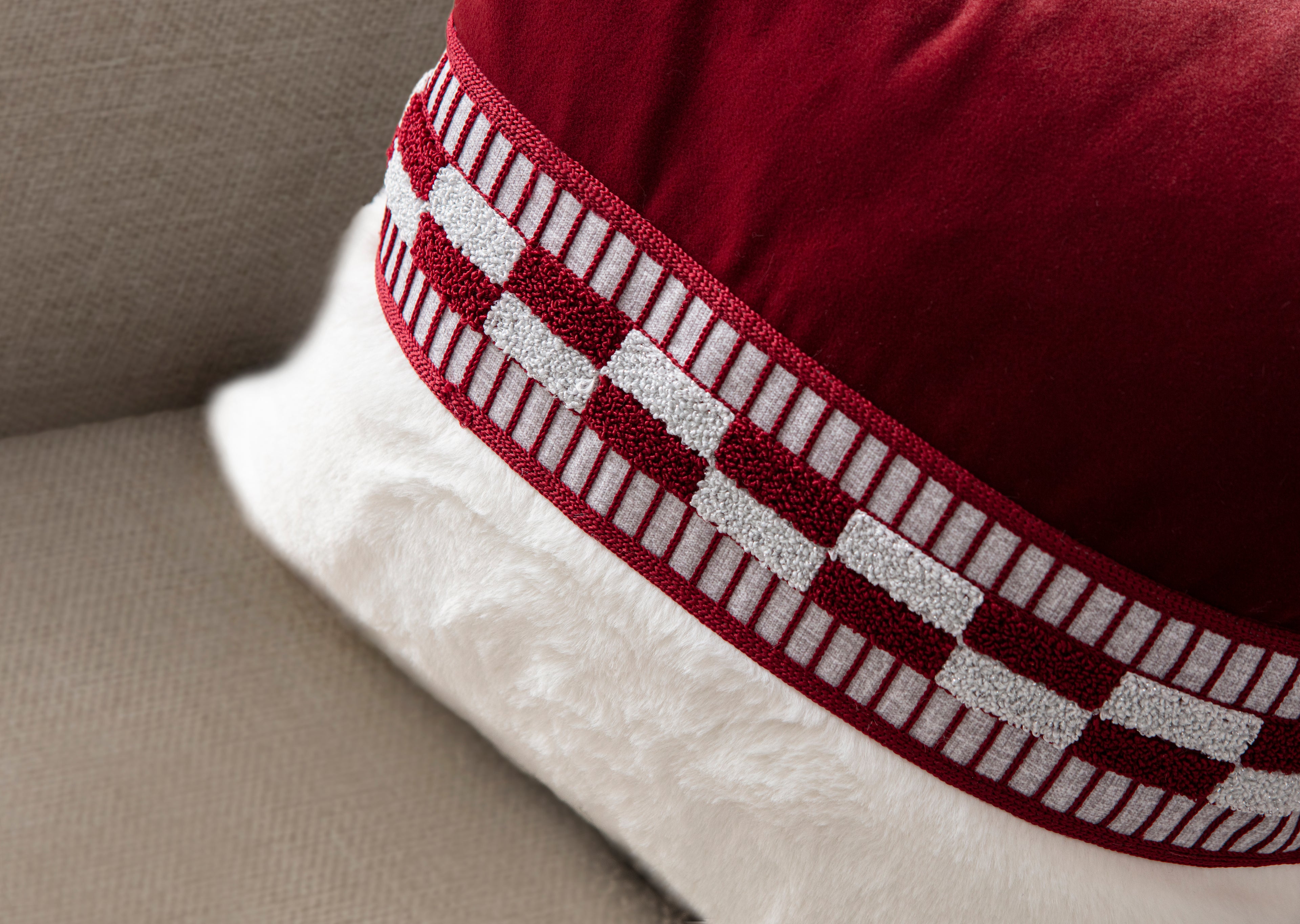 Dekoratif Kırlent – Peluş Alt Yüzeyli, Kadife Üst Yüzeyli Modern Tasarım